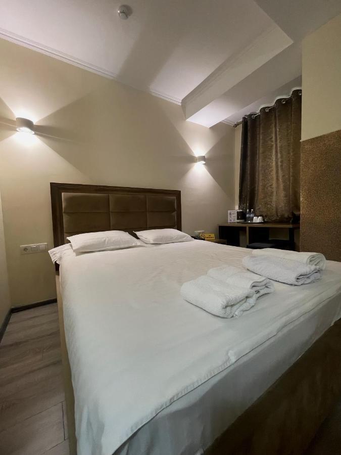 Hotel Nova Bisjkek Eksteriør billede