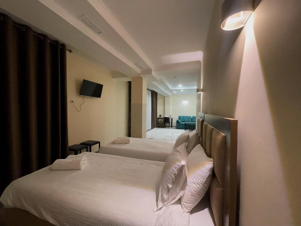 Hotel Nova Bisjkek Eksteriør billede