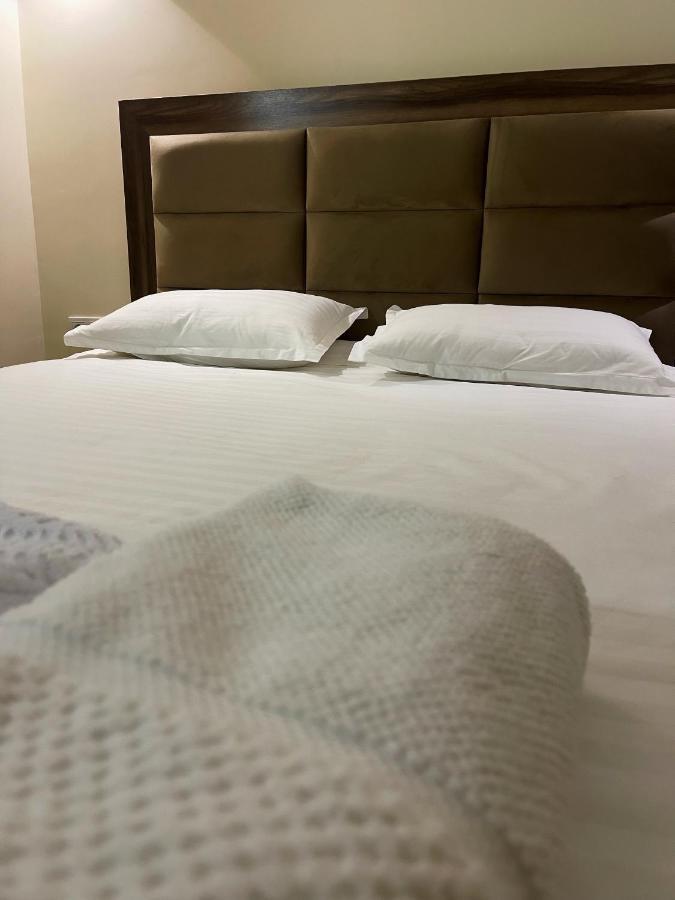 Hotel Nova Bisjkek Eksteriør billede